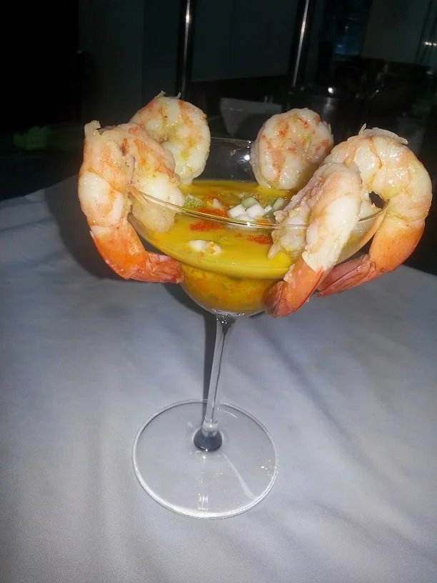 mango-passion-tobico-cocktail-sauce-with-wine-ginger-shrimps.webp